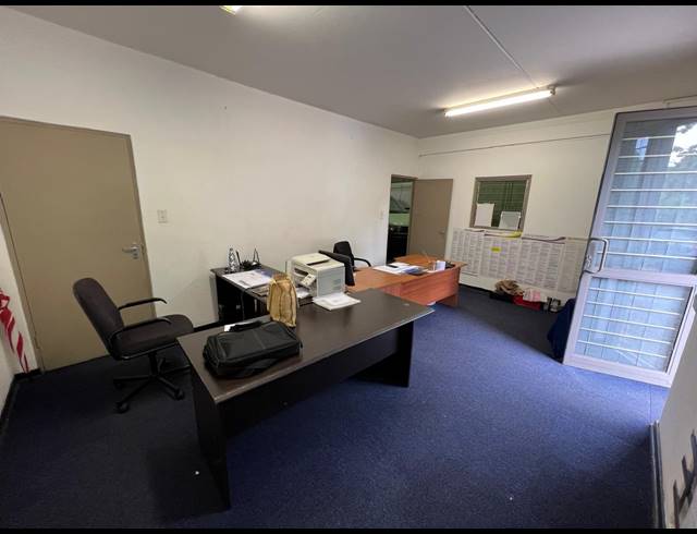 195M² WAREHOUSE TO LET IN STRIJDOMPARK
